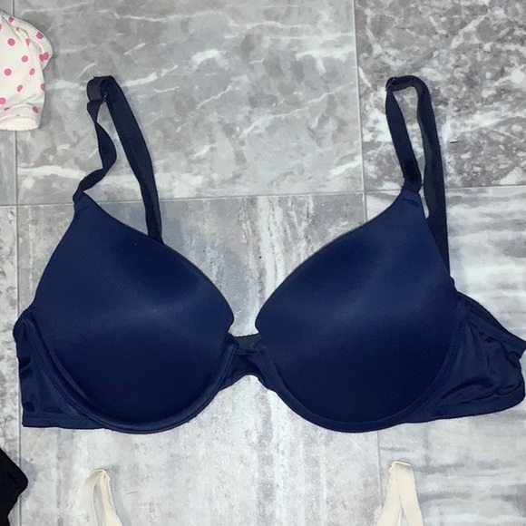 5 Victoria Secret bras size 34-36 B - Picture 5 of 7